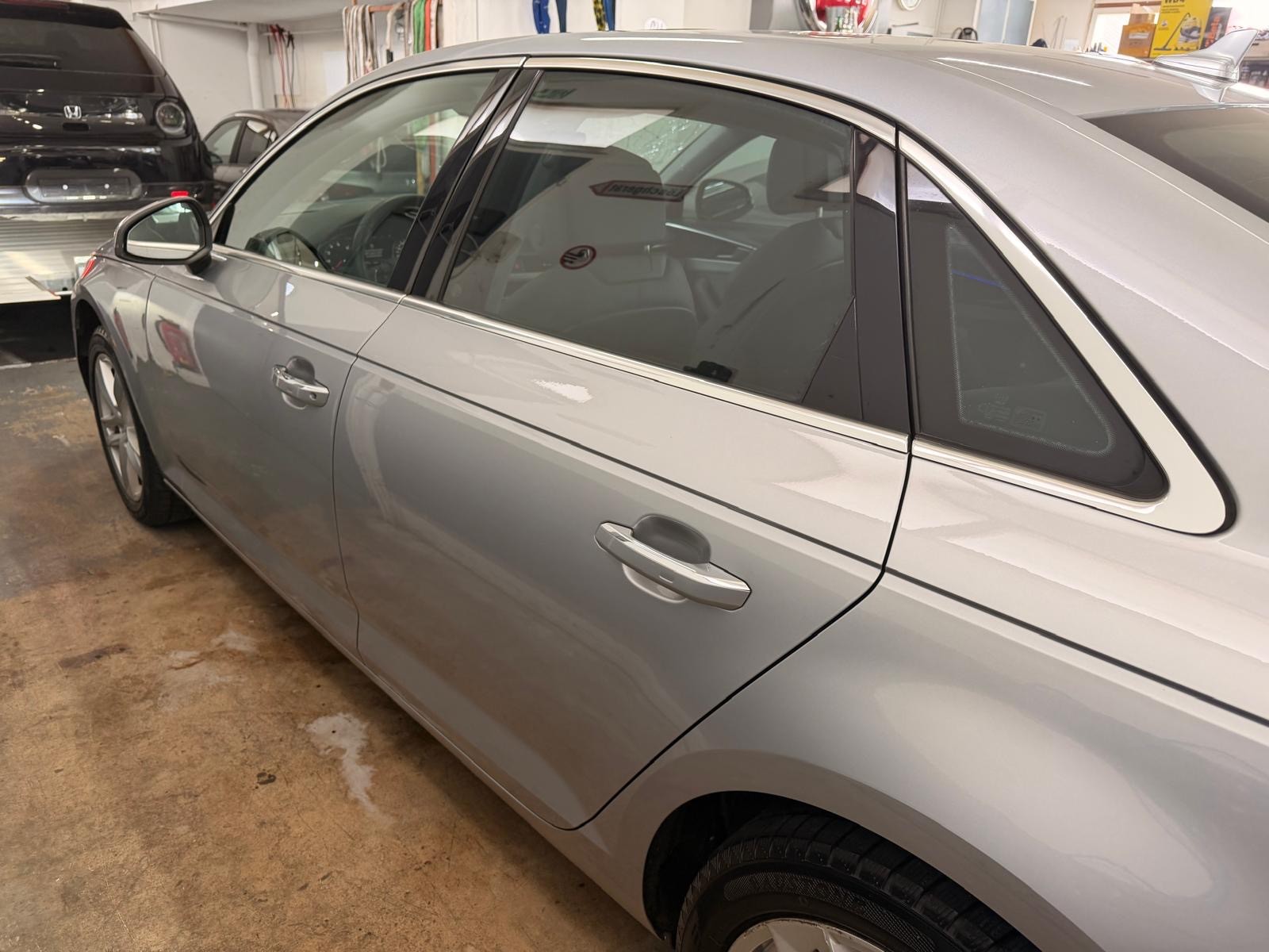 AUDI A4 Limousine 2.0 TFSI Design-image-1