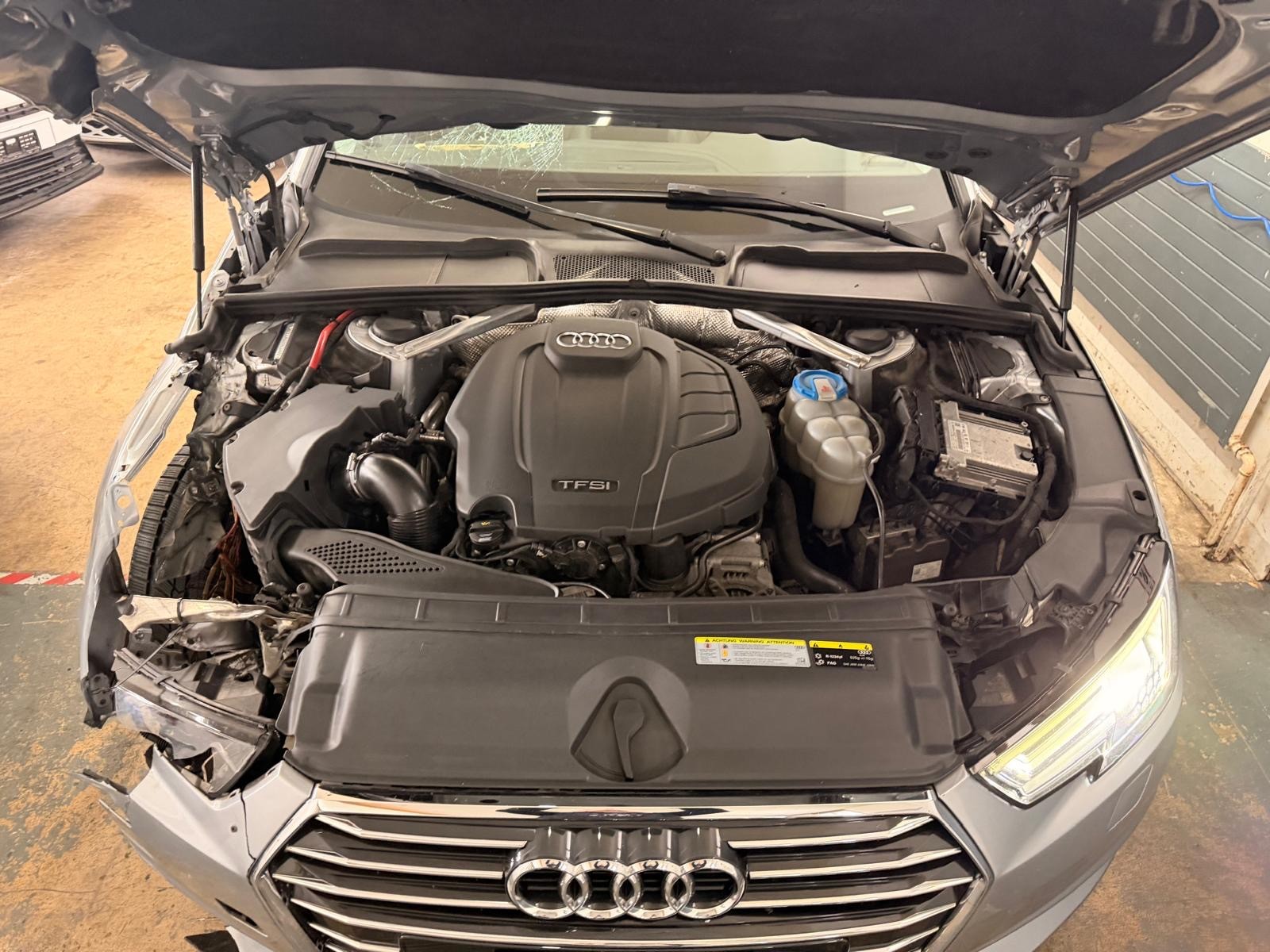 AUDI A4 Limousine 2.0 TFSI Design-image-7