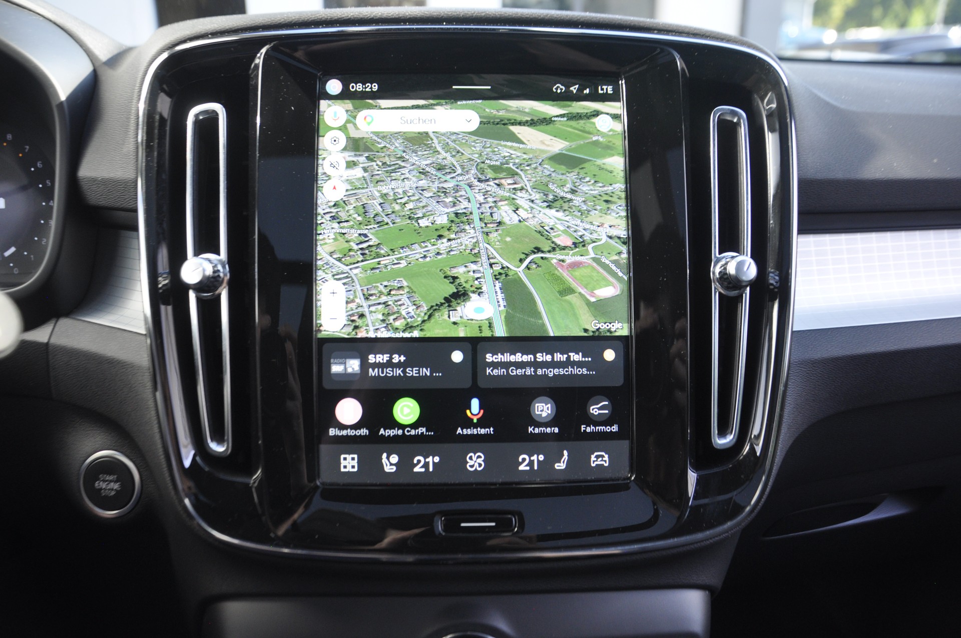 VOLVO XC40 B3 Benzin Mild Hybrid Plus Dark DCT-image-13