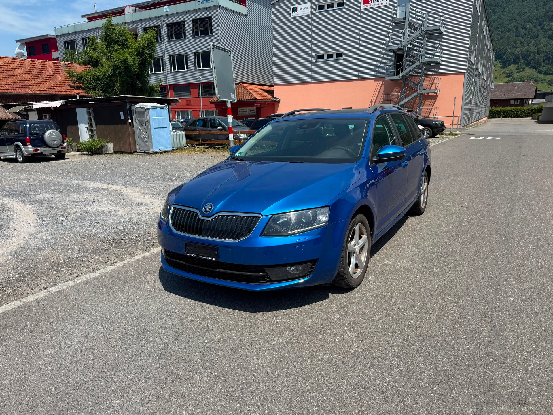 SKODA Octavia Combi 2.0 TDI Fresh 4x4-image-1