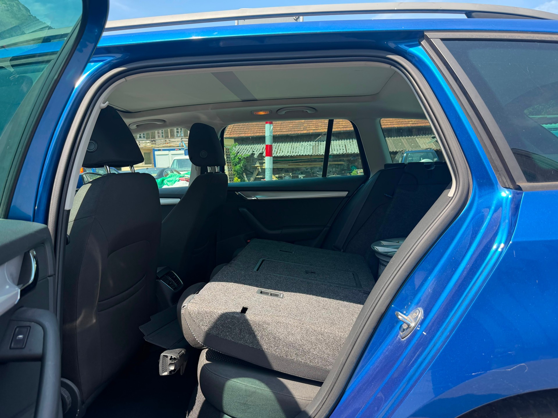 SKODA Octavia Combi 2.0 TDI Fresh 4x4-image-4
