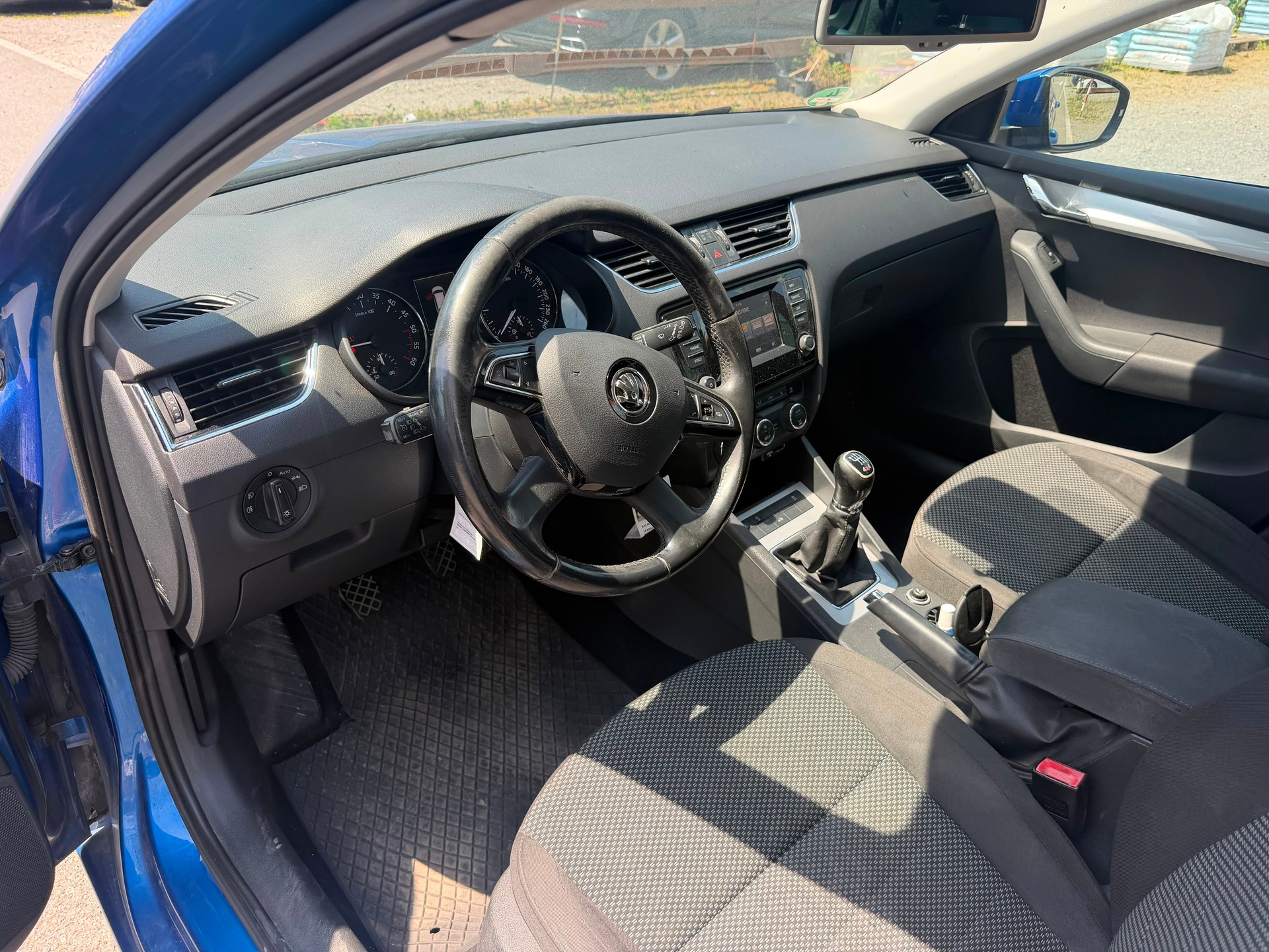 SKODA Octavia Combi 2.0 TDI Fresh 4x4-image-8