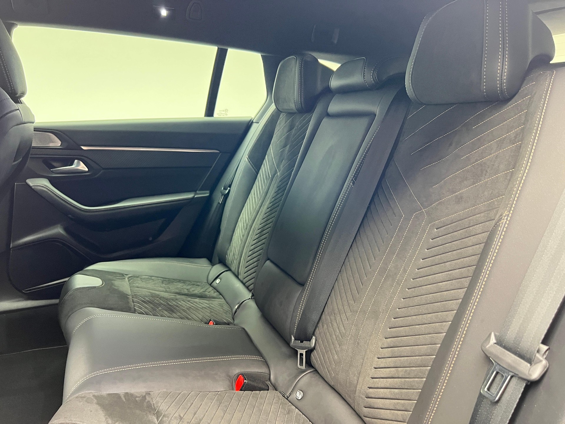 PEUGEOT 508 SW 1.6 Plug-in Hybrid GT-image-7