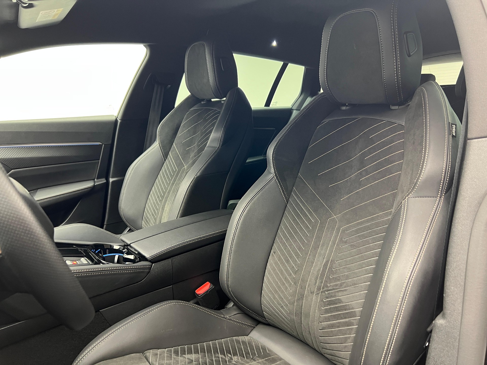 PEUGEOT 508 SW 1.6 Plug-in Hybrid GT-image-6