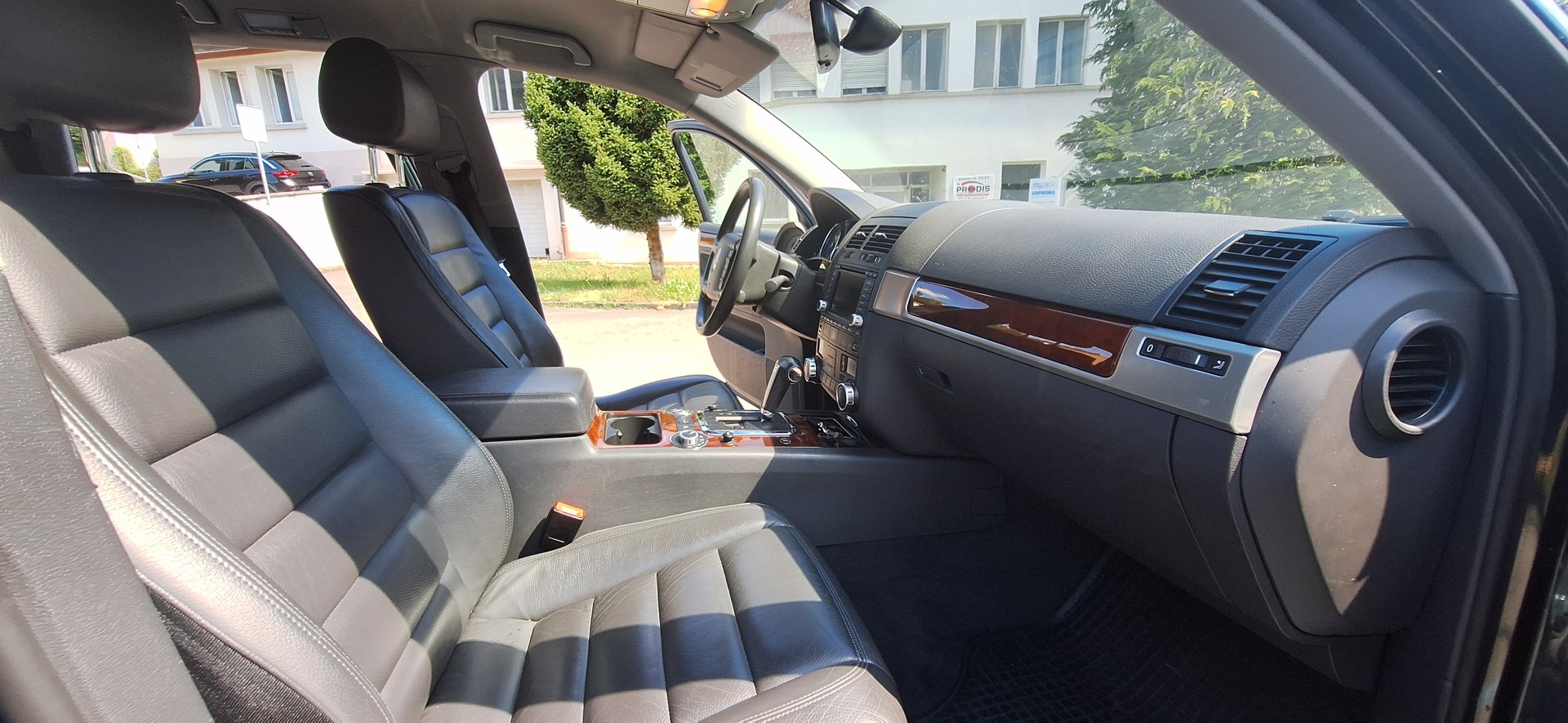 VW Touareg 3.0 TDI-image-13
