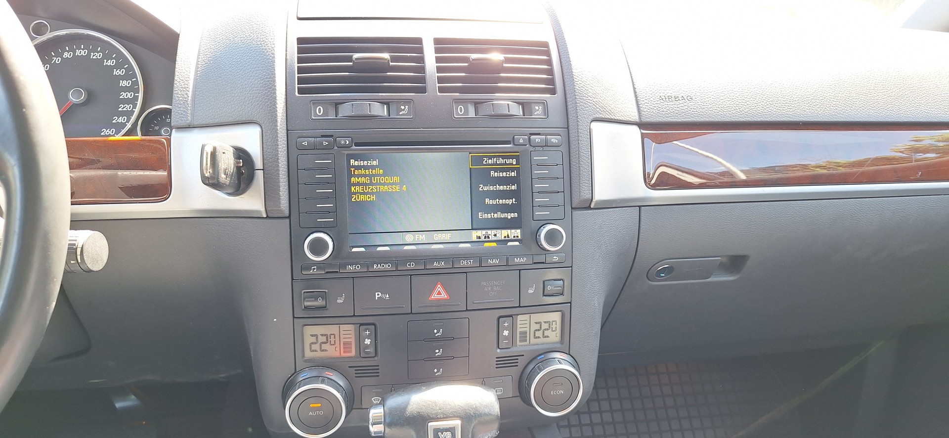 VW Touareg 3.0 TDI-image-26