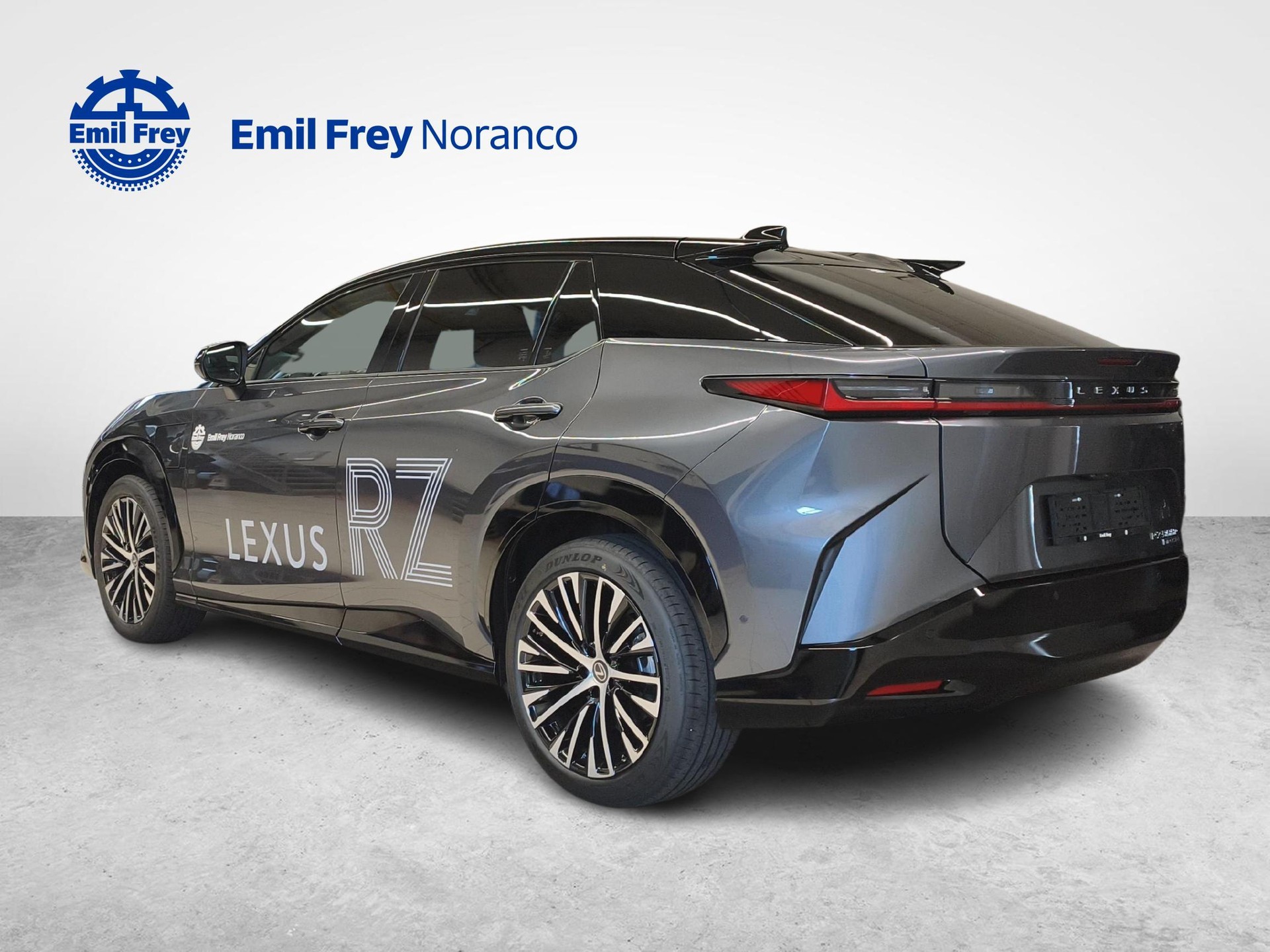 LEXUS RZ 500e Excellence-showroom-element-2