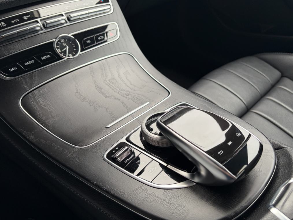 MERCEDES-BENZ E 200 Coupé AMG Line 9G-Tronic-image-7