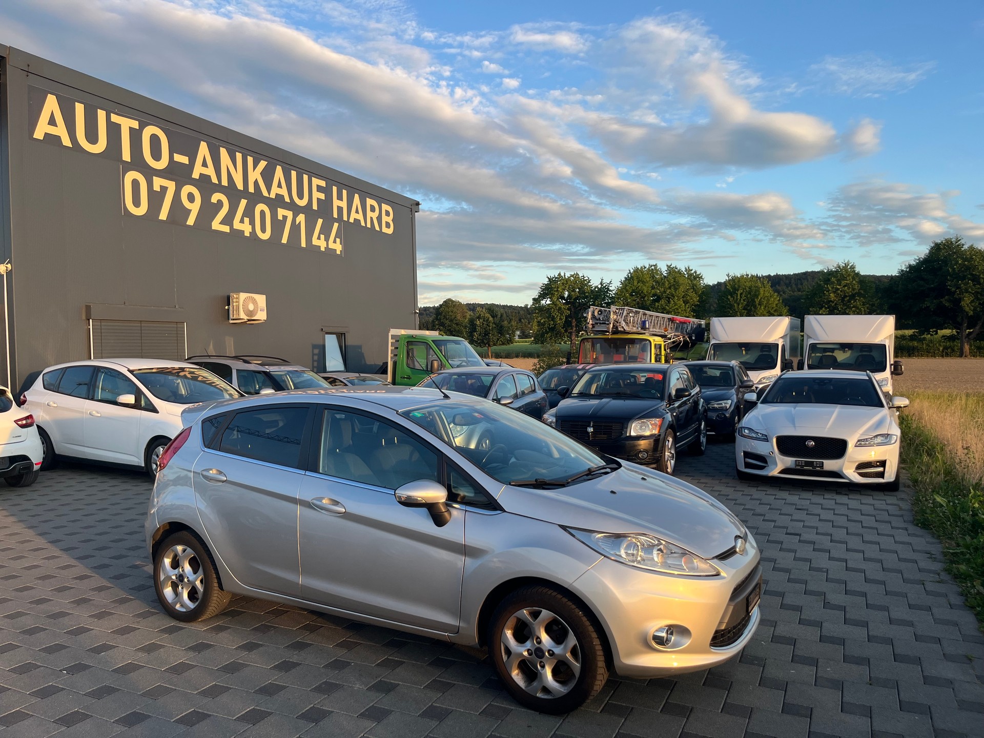 FORD Fiesta 1.4 16V Trend Automatic-image-0