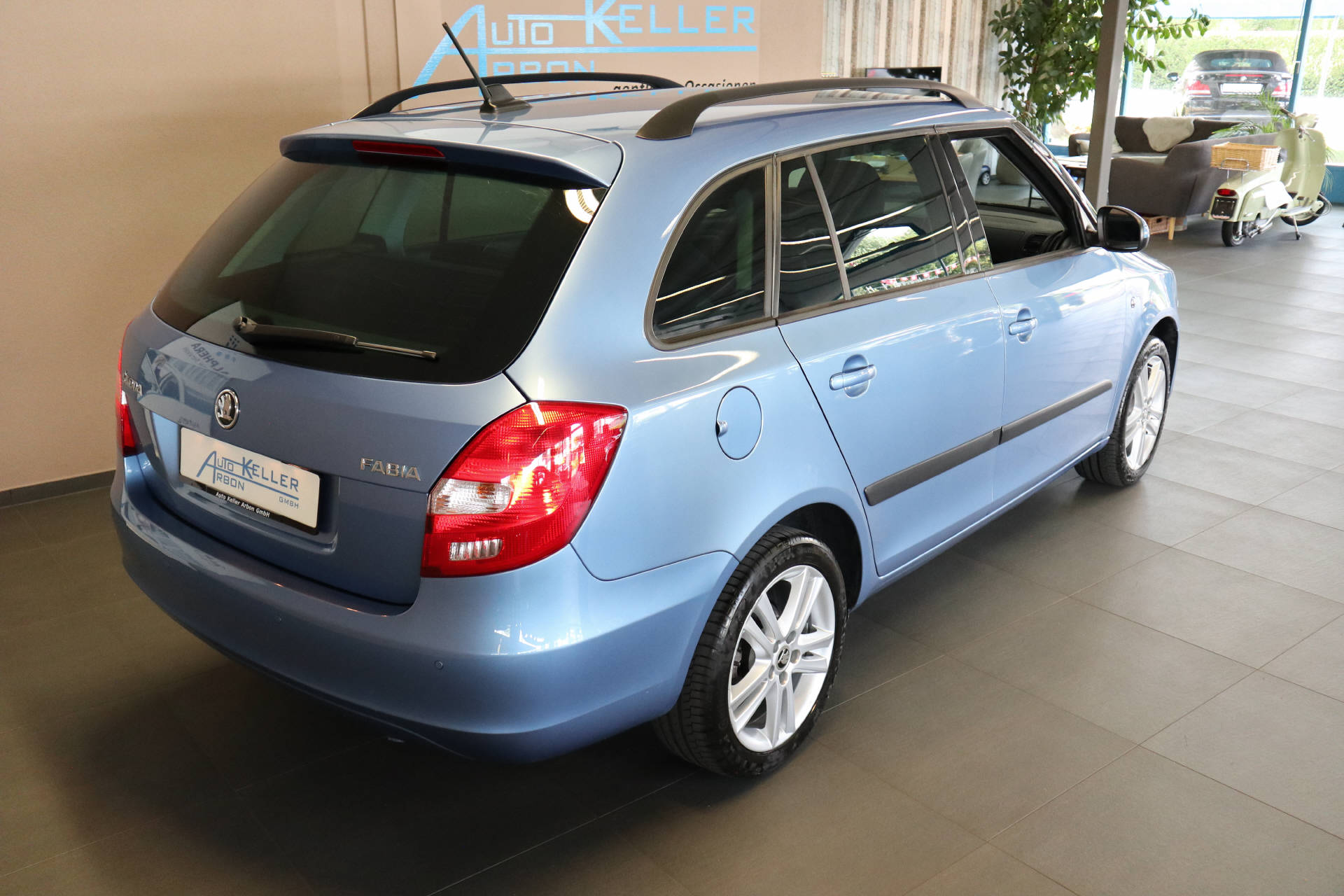 SKODA Fabia Combi 1.2 TSI Elegance DSG-image-6