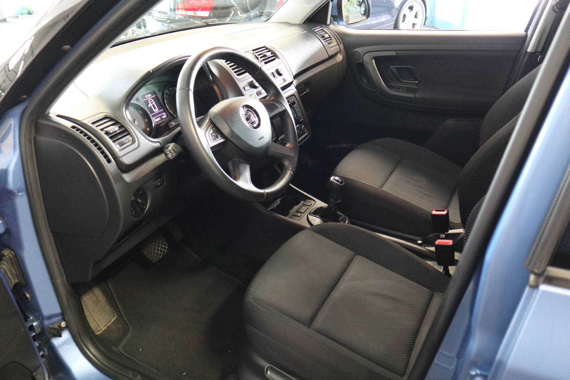 SKODA Fabia Combi 1.2 TSI Elegance DSG-image-11