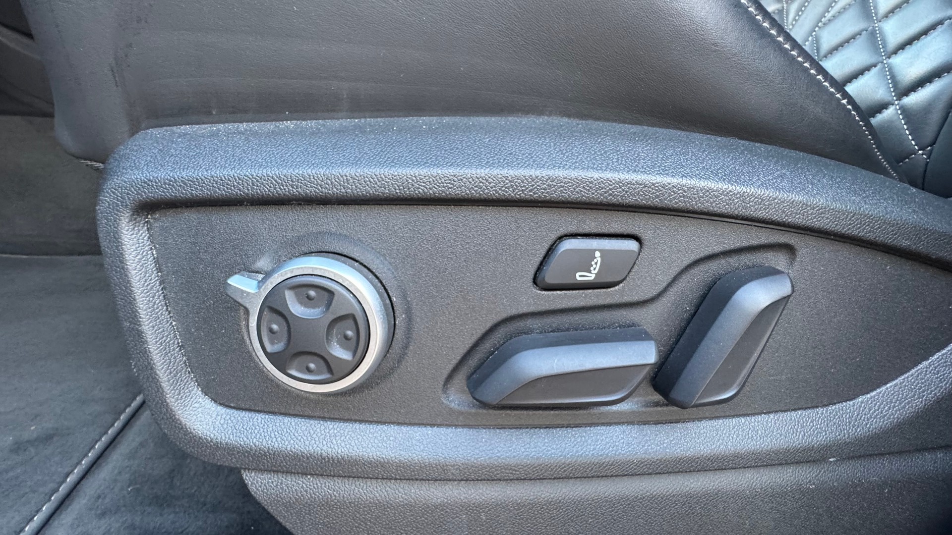 AUDI SQ5 TDI quattro tiptronic-image-18
