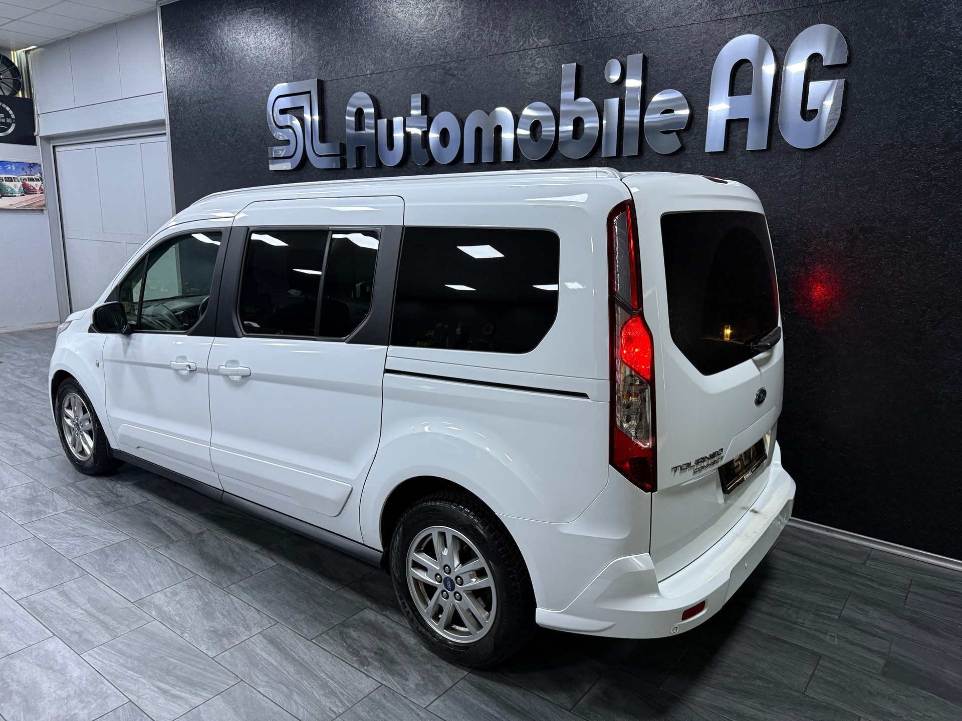 FORD Grand Tourneo Connect 1.5 EcoBlue Titanium / CH Fz aus 1 Hand-image-4