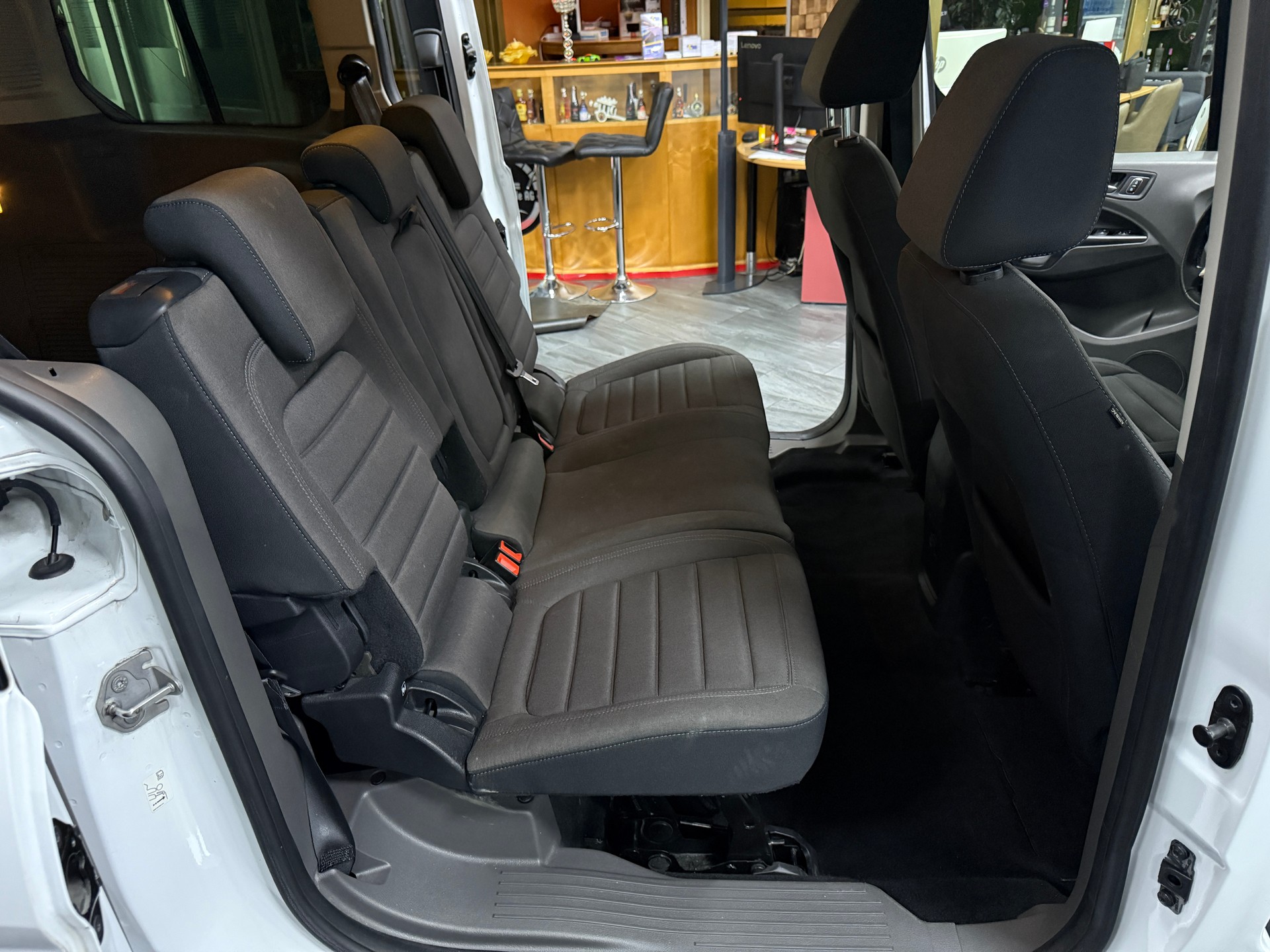 FORD Grand Tourneo Connect 1.5 EcoBlue Titanium / CH Fz aus 1 Hand-image-11