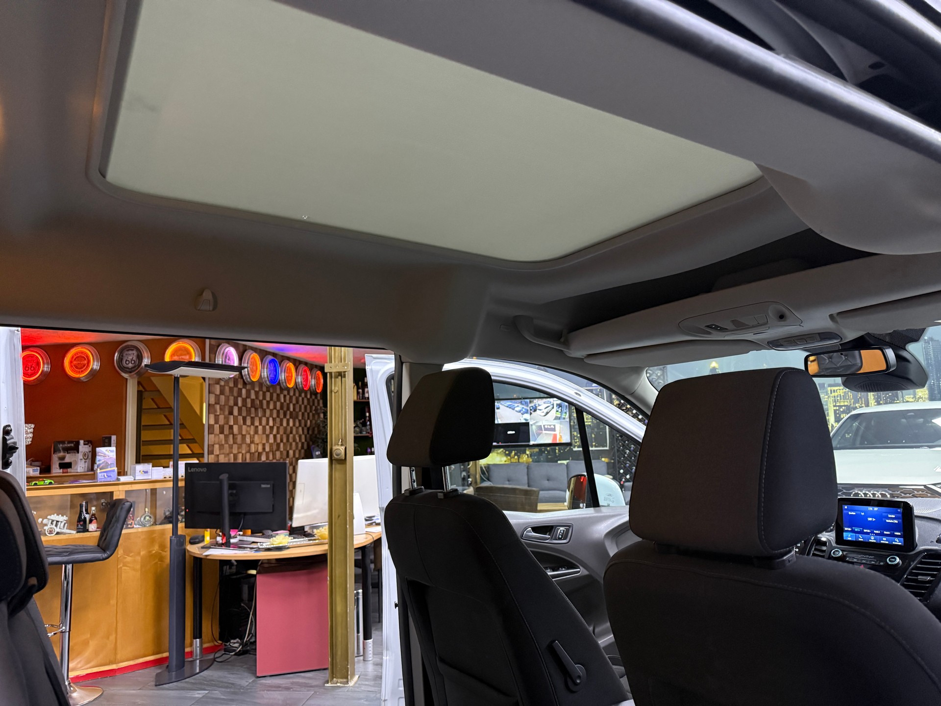 FORD Grand Tourneo Connect 1.5 EcoBlue Titanium / CH Fz aus 1 Hand-image-12