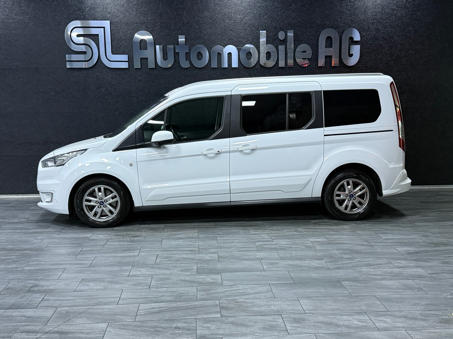 FORD Grand Tourneo Connect 1.5 EcoBlue Titanium / CH Fz aus 1 Hand-image-3