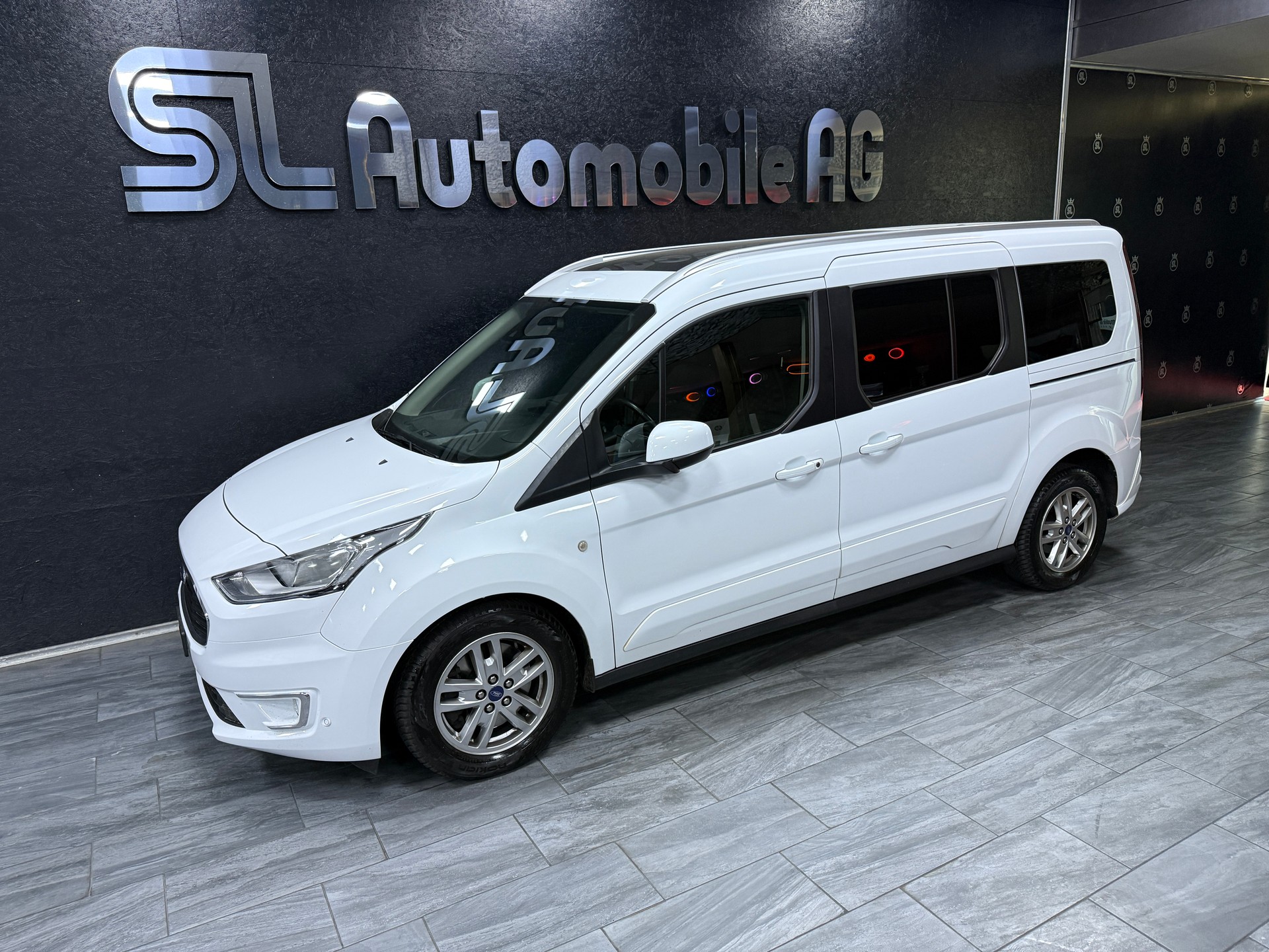 FORD Grand Tourneo Connect 1.5 EcoBlue Titanium / CH Fz aus 1 Hand-image-2