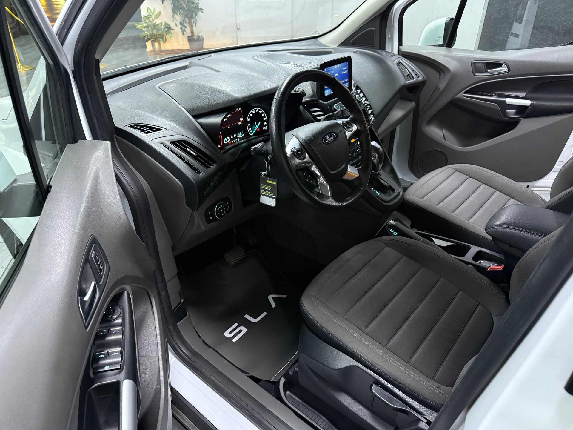 FORD Grand Tourneo Connect 1.5 EcoBlue Titanium / CH Fz aus 1 Hand-image-6