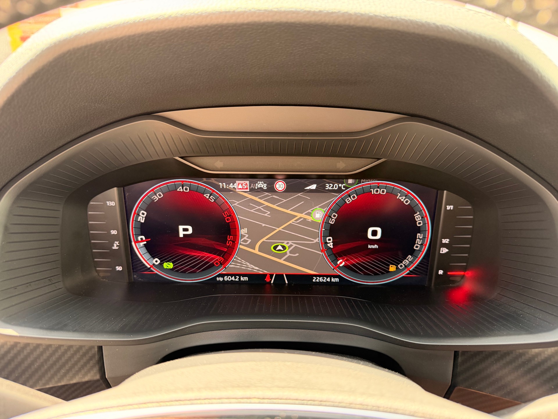 SKODA Kodiaq 2.0 TDI CR SportLine 4x4 DSG-image-11