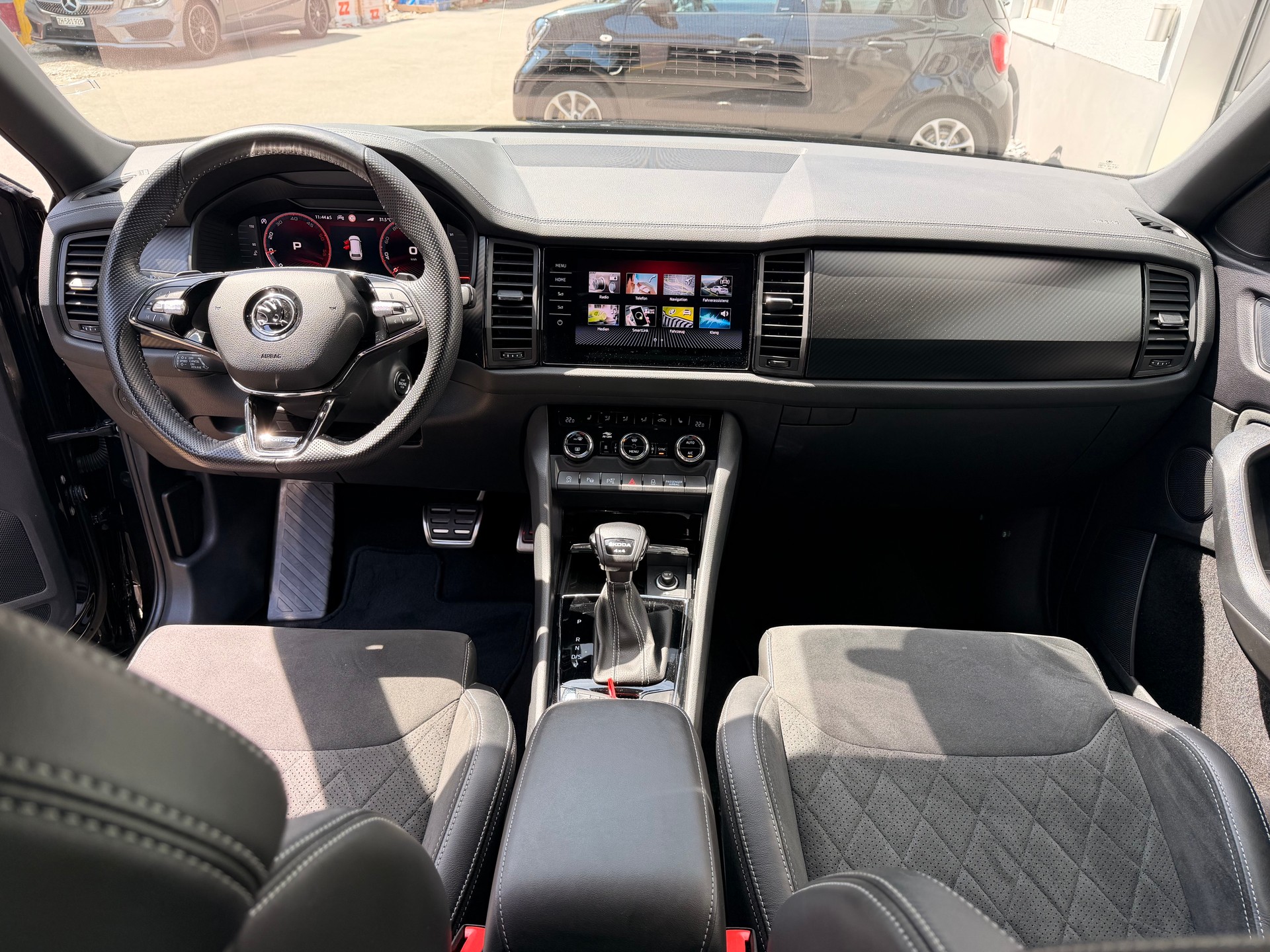 SKODA Kodiaq 2.0 TDI CR SportLine 4x4 DSG-image-14