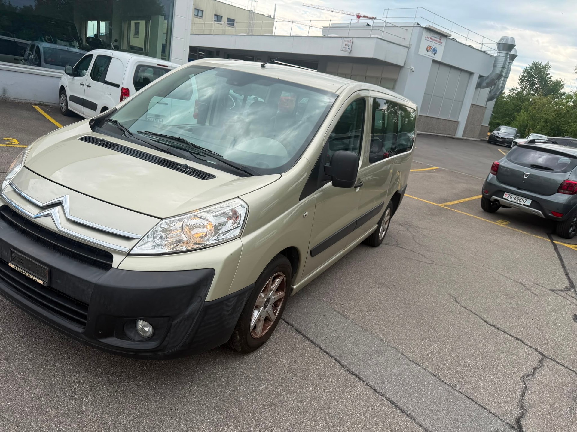 CITROEN Jumpy 2.0 HDi L2H1 Business-image-1