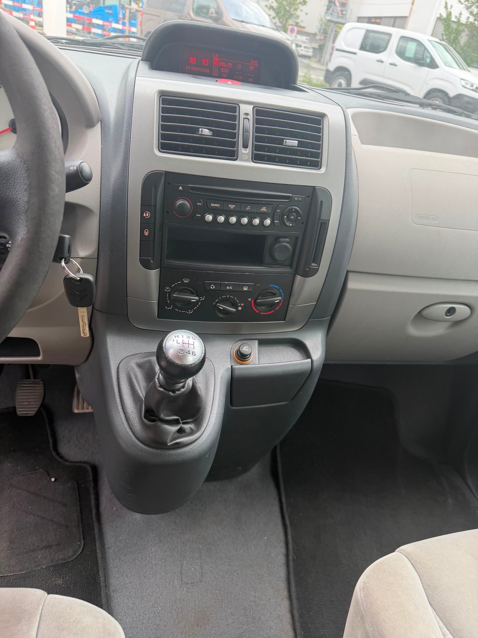 CITROEN Jumpy 2.0 HDi L2H1 Business-image-9
