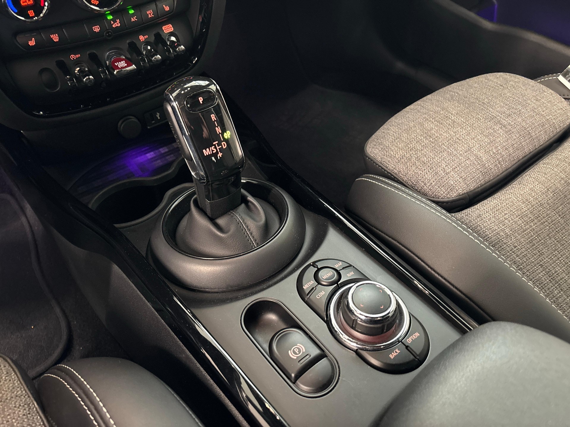 MINI Clubman F54 1.5i Cooper-image-16