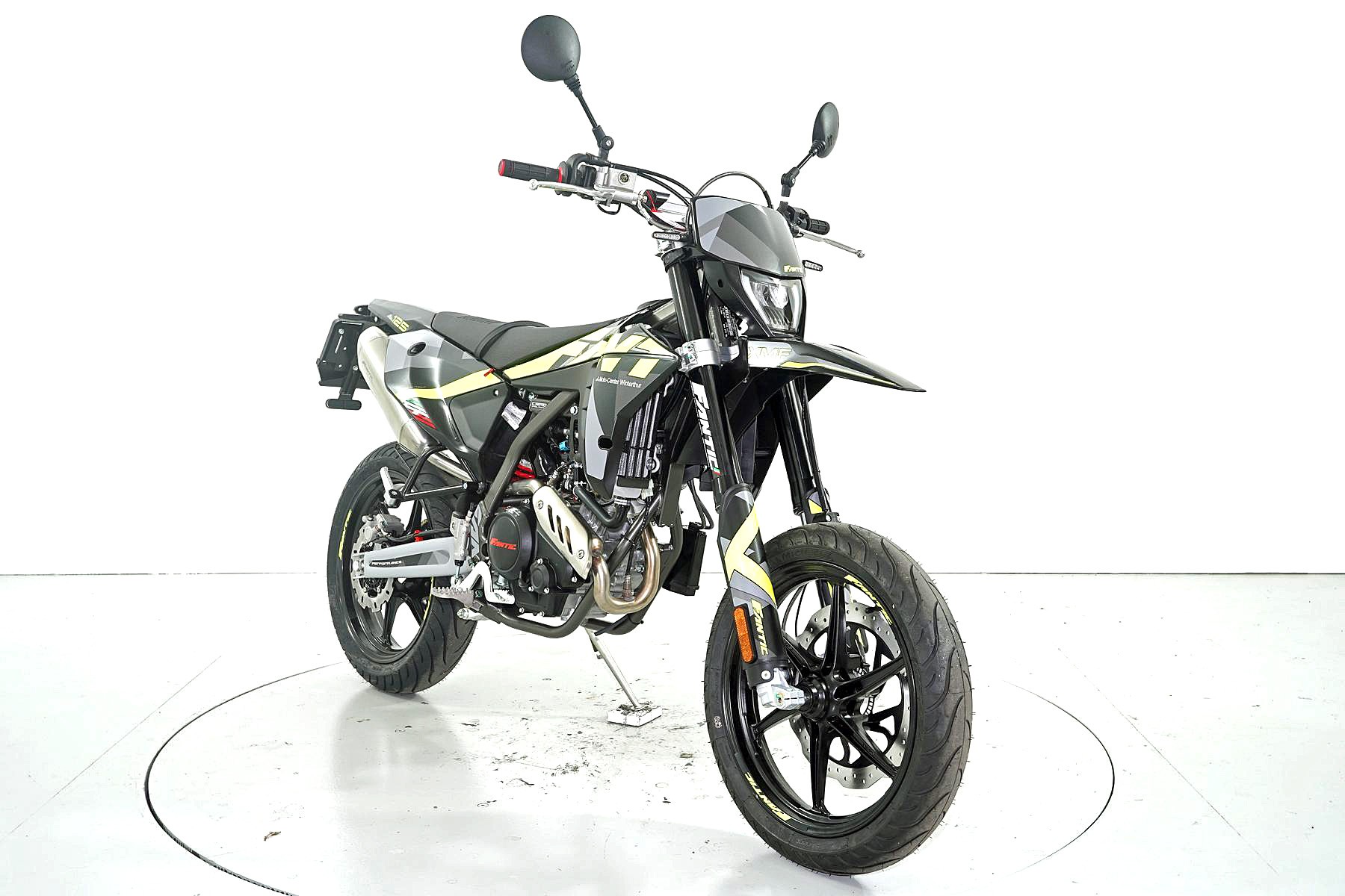 FANTIC XMF 125 Performance-showroom-element-1