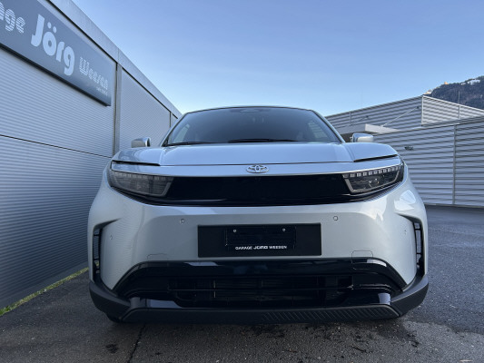 TOYOTA Urban Cr.61kWh Prem. AWD-image-1