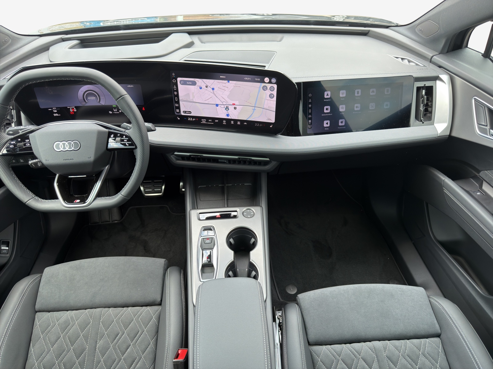 AUDI Q4 e-tron SUV quattro performance-image-8