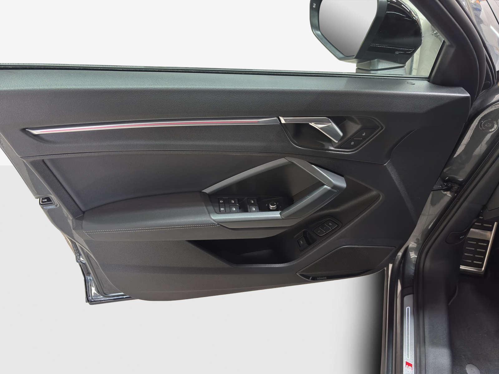 AUDI Q3 35 TFSI S line Attraction S-tronic-image-15