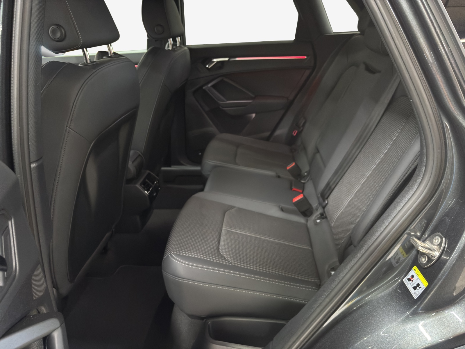 AUDI Q3 35 TFSI S line Attraction S-tronic-image-11