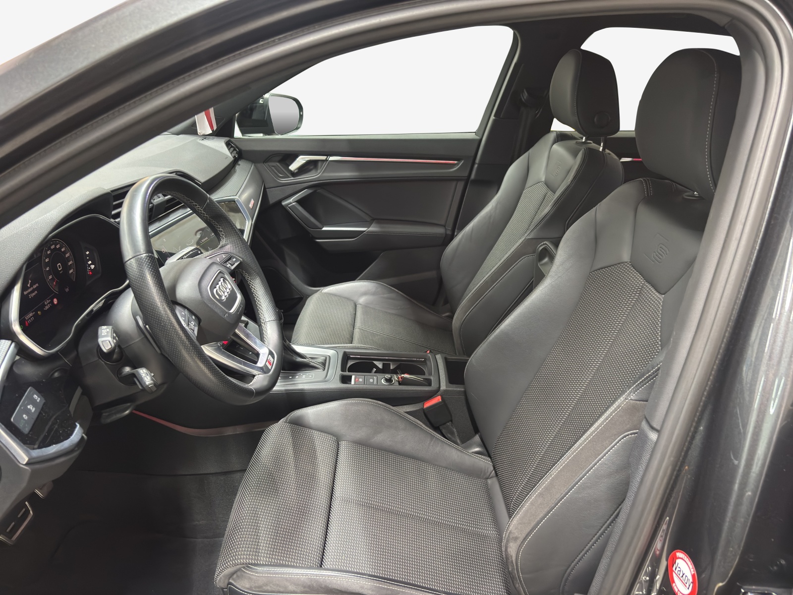 AUDI Q3 35 TFSI S line Attraction S-tronic-image-7