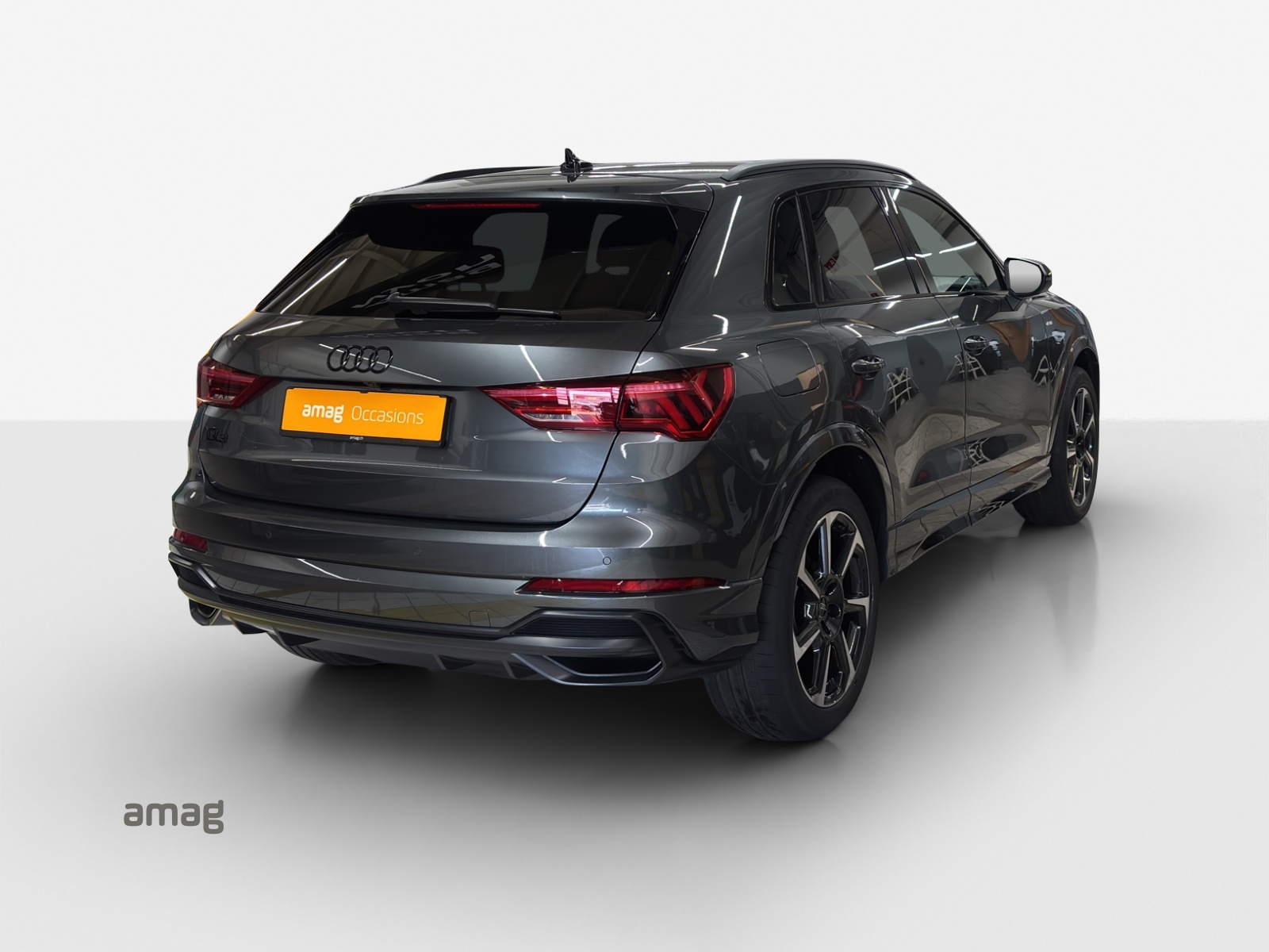 AUDI Q3 35 TFSI S line Attraction S-tronic-image-4