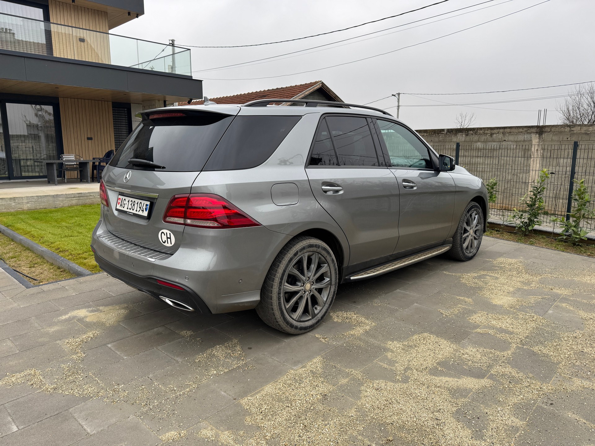 MERCEDES-BENZ GLE 350 d-image-1