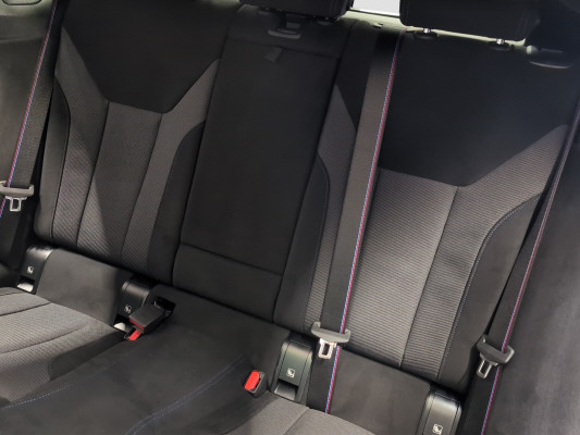 BMW i4 xDrive 40 M Sport Pro-image-9