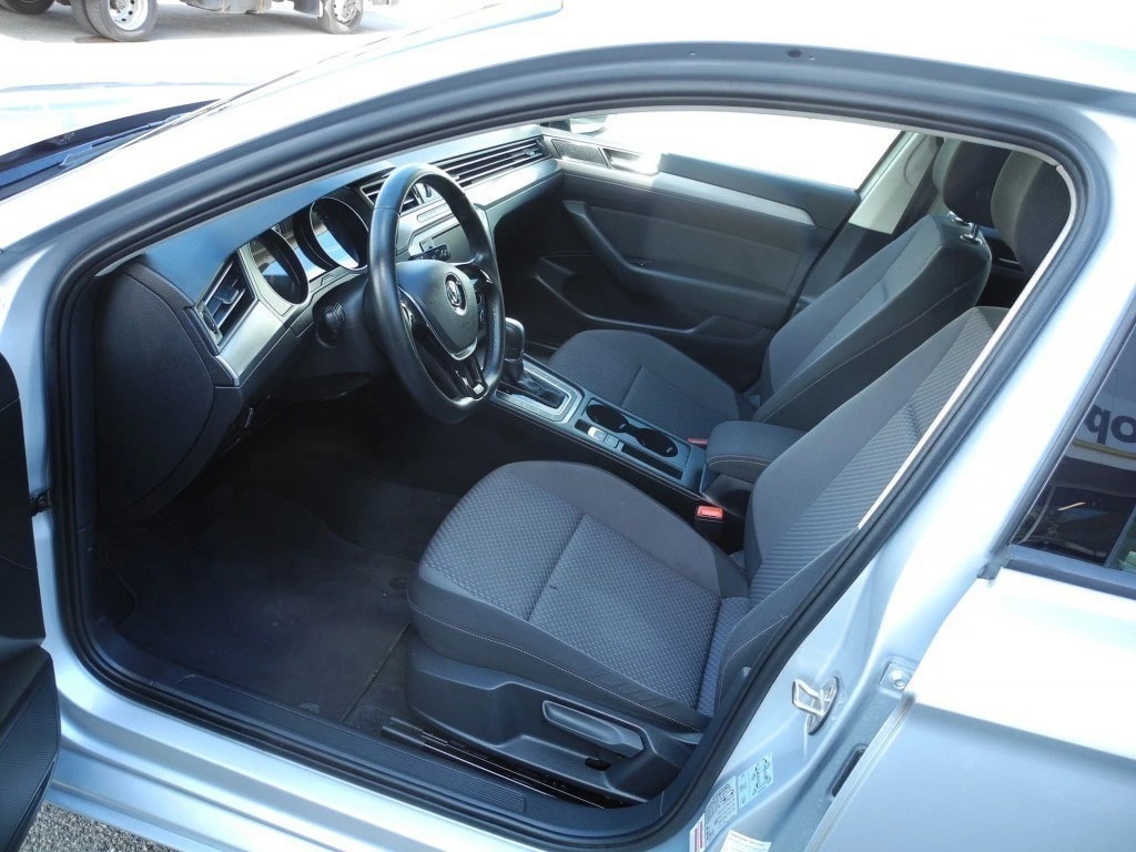 VW Passat 1.6 TDI BMT Trendline DSG ** Frisch ab MFK und Service **-image-7