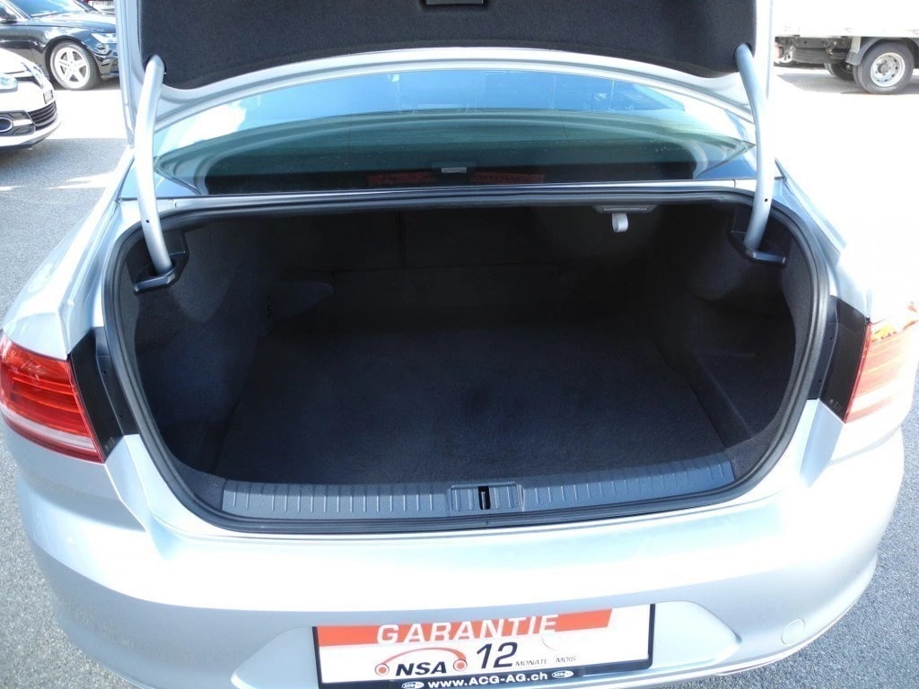 VW Passat 1.6 TDI BMT Trendline DSG ** Frisch ab MFK und Service **-image-4