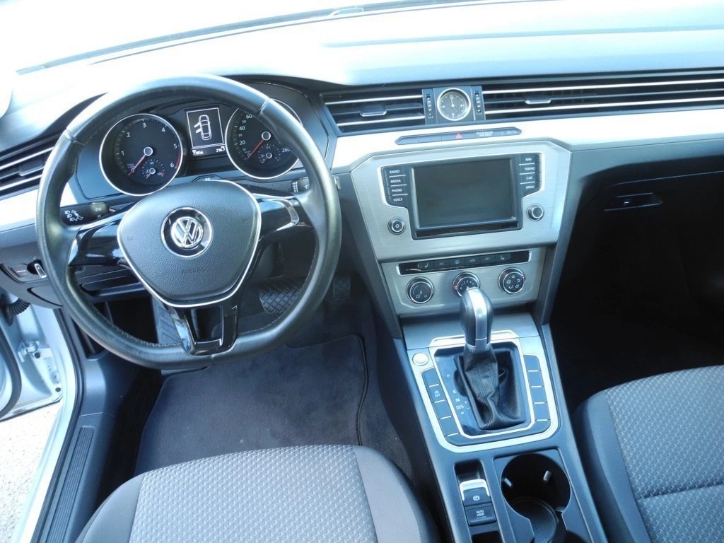 VW Passat 1.6 TDI BMT Trendline DSG ** Frisch ab MFK und Service **-image-6