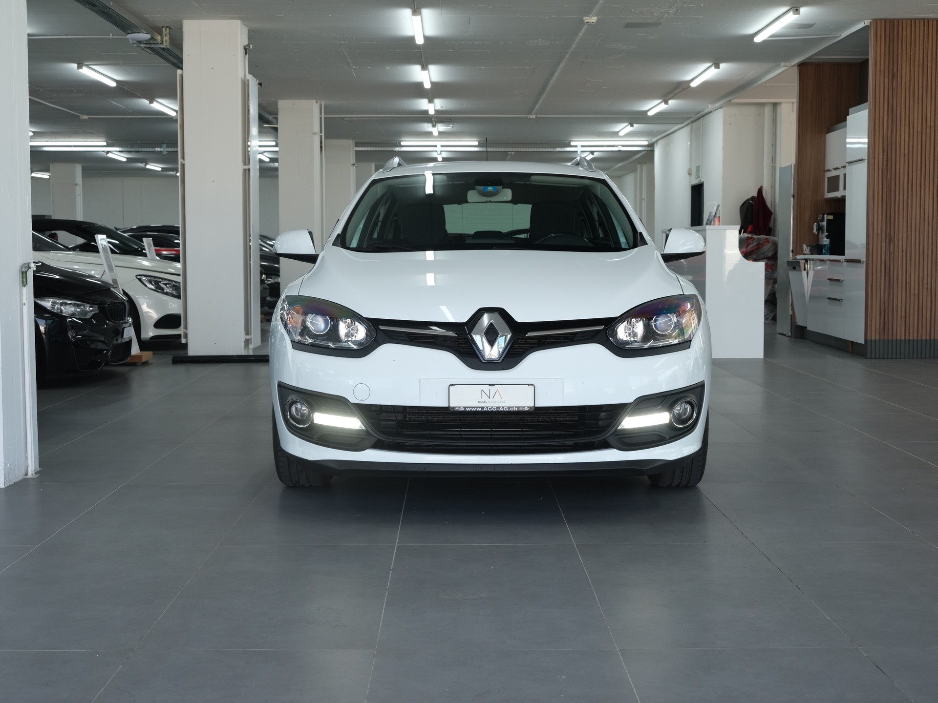 RENAULT Mégane Grandtour 1.5 dCi Bose *PDC Vorne & Hinten *Sitzheizung*-image-7