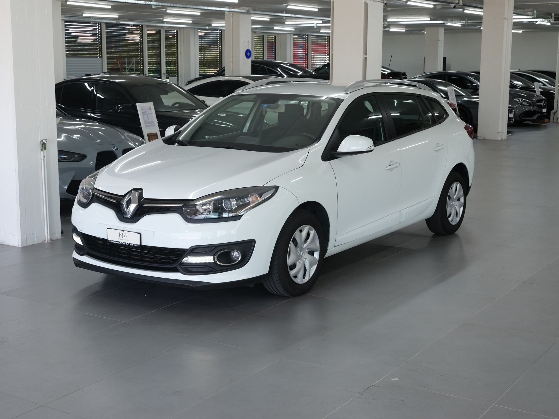 RENAULT Mégane Grandtour 1.5 dCi Bose *PDC Vorne & Hinten *Sitzheizung*-image-9