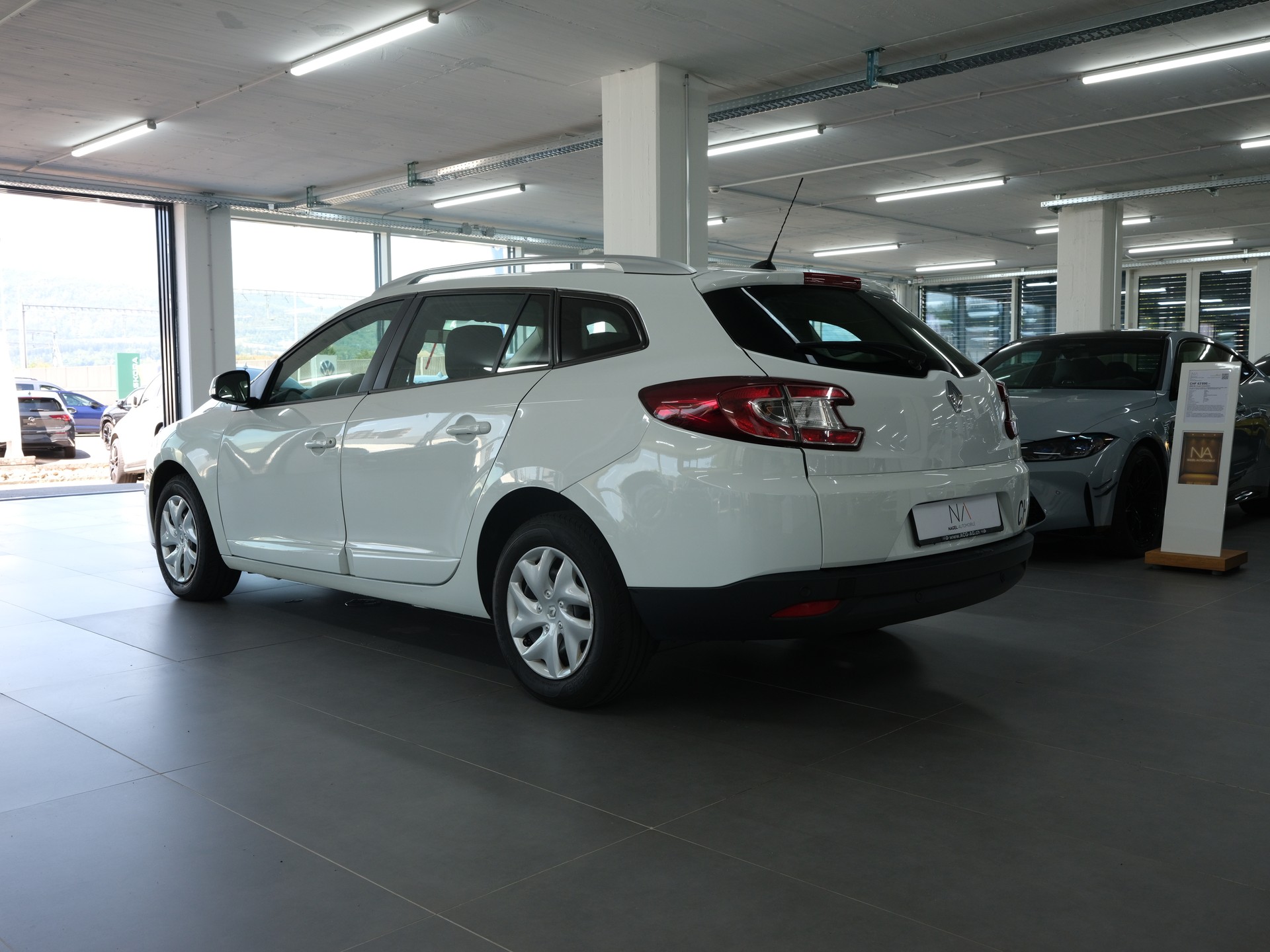 RENAULT Mégane Grandtour 1.5 dCi Bose *PDC Vorne & Hinten *Sitzheizung*-image-4
