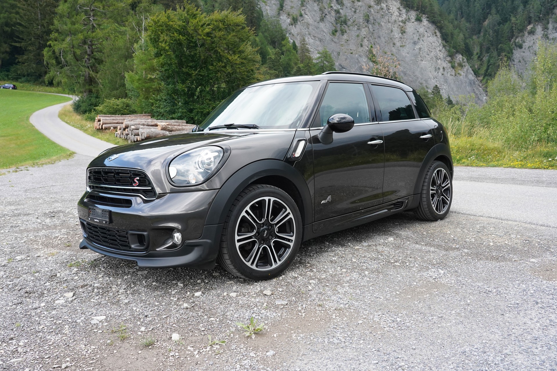 MINI 1.6i Cooper S ALL4-image-0