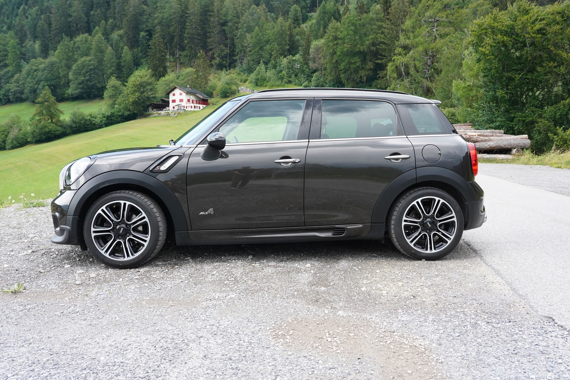 MINI 1.6i Cooper S ALL4-image-1