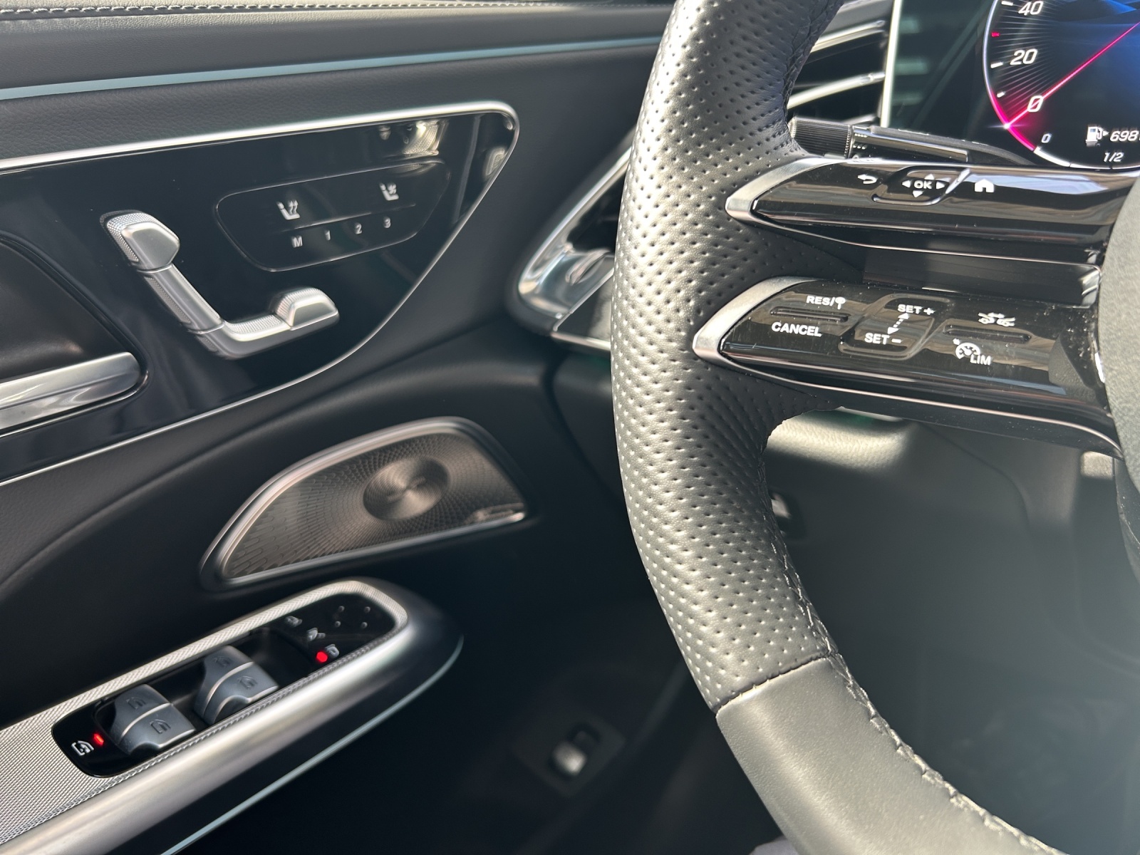 MERCEDES-BENZ E 220 d 4Matic 9G-Tronic-image-12