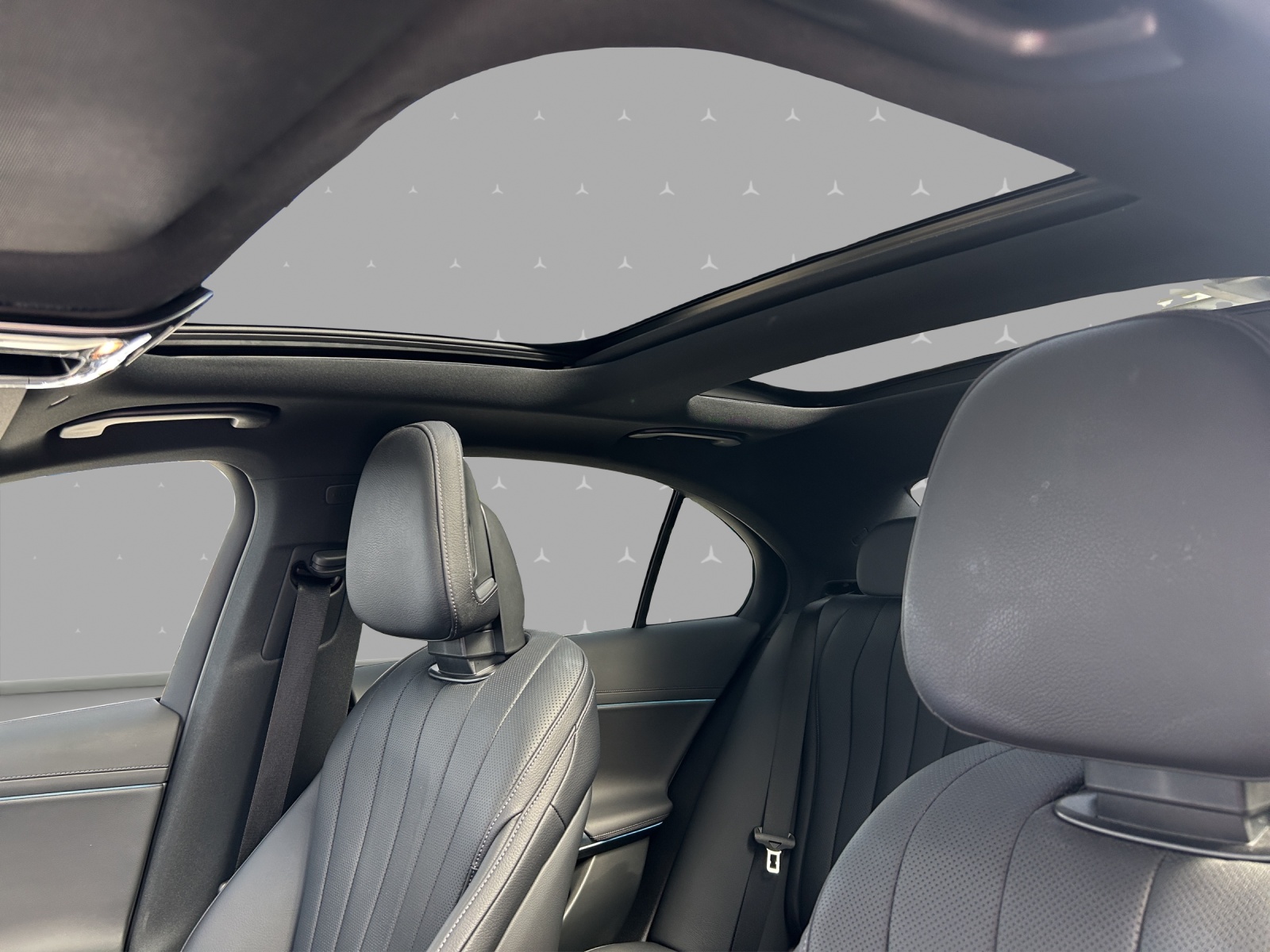 MERCEDES-BENZ E 220 d 4Matic 9G-Tronic-image-8