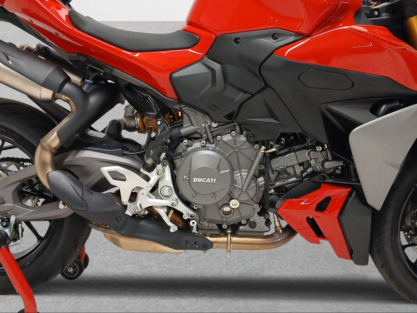 DUCATI Streetfighter V2 S-showroom-element-2