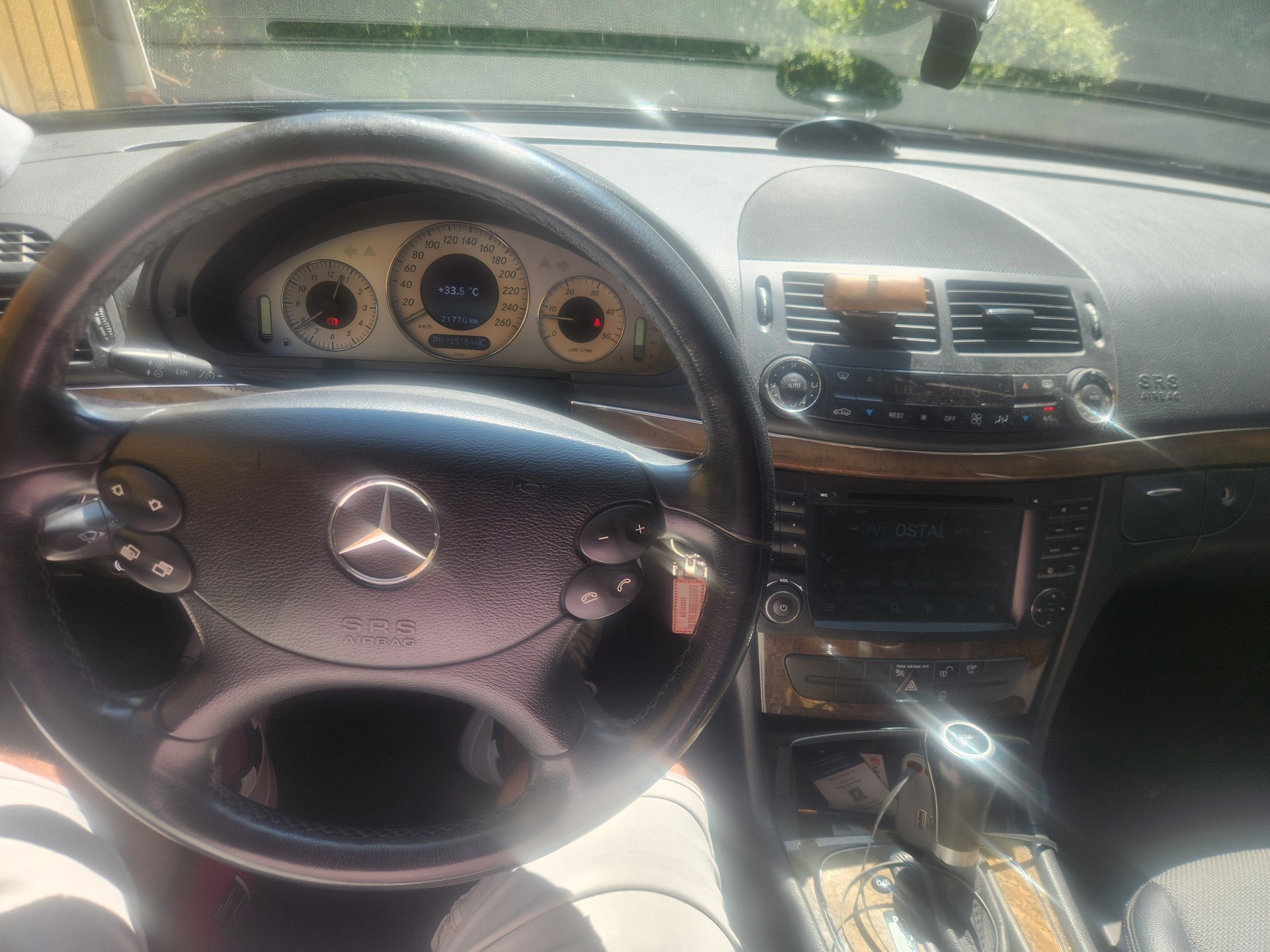 MERCEDES-BENZ E 320 CDI-image-3