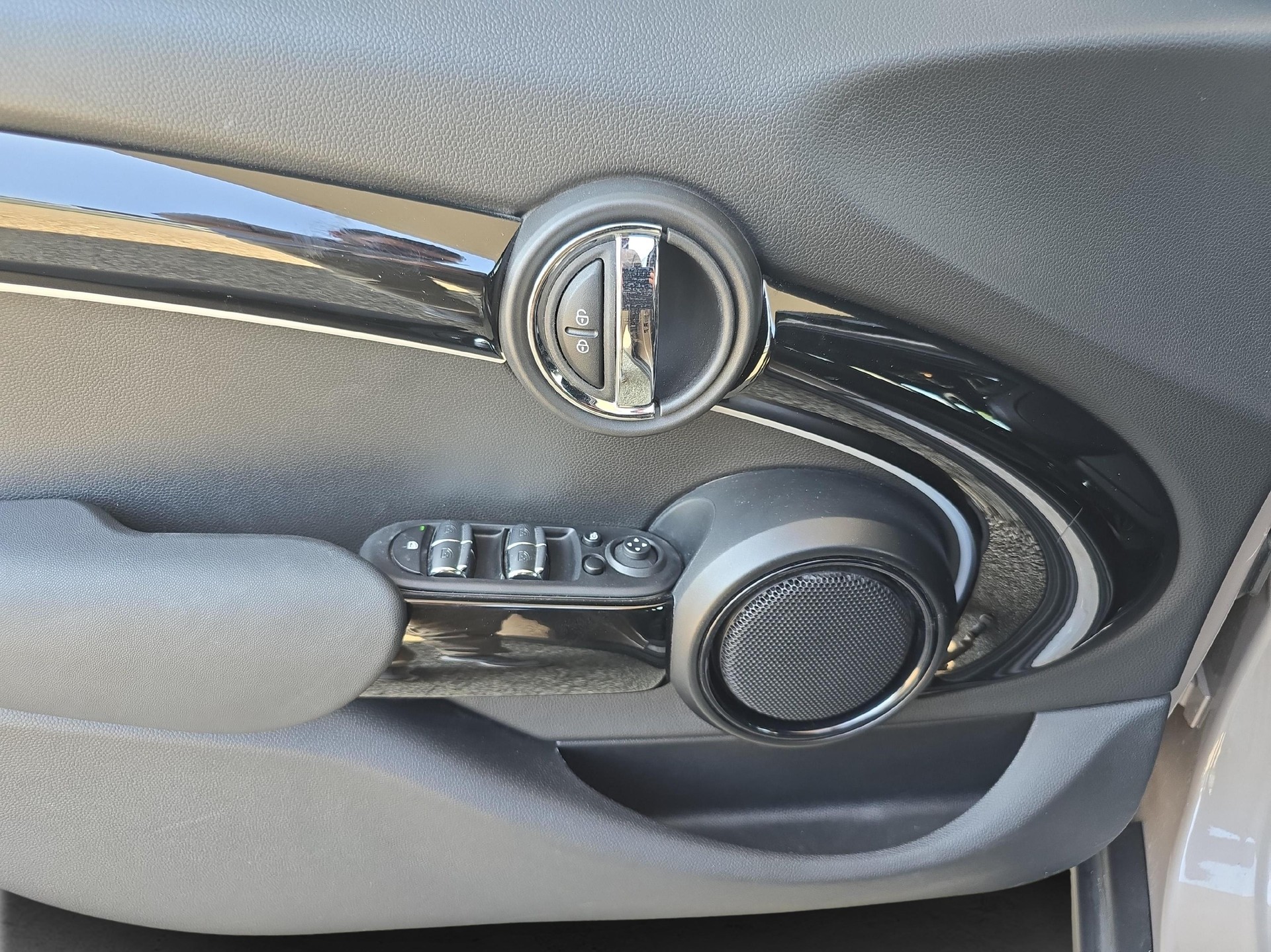 MINI F55 2.0i Cooper S SDKG-image-18
