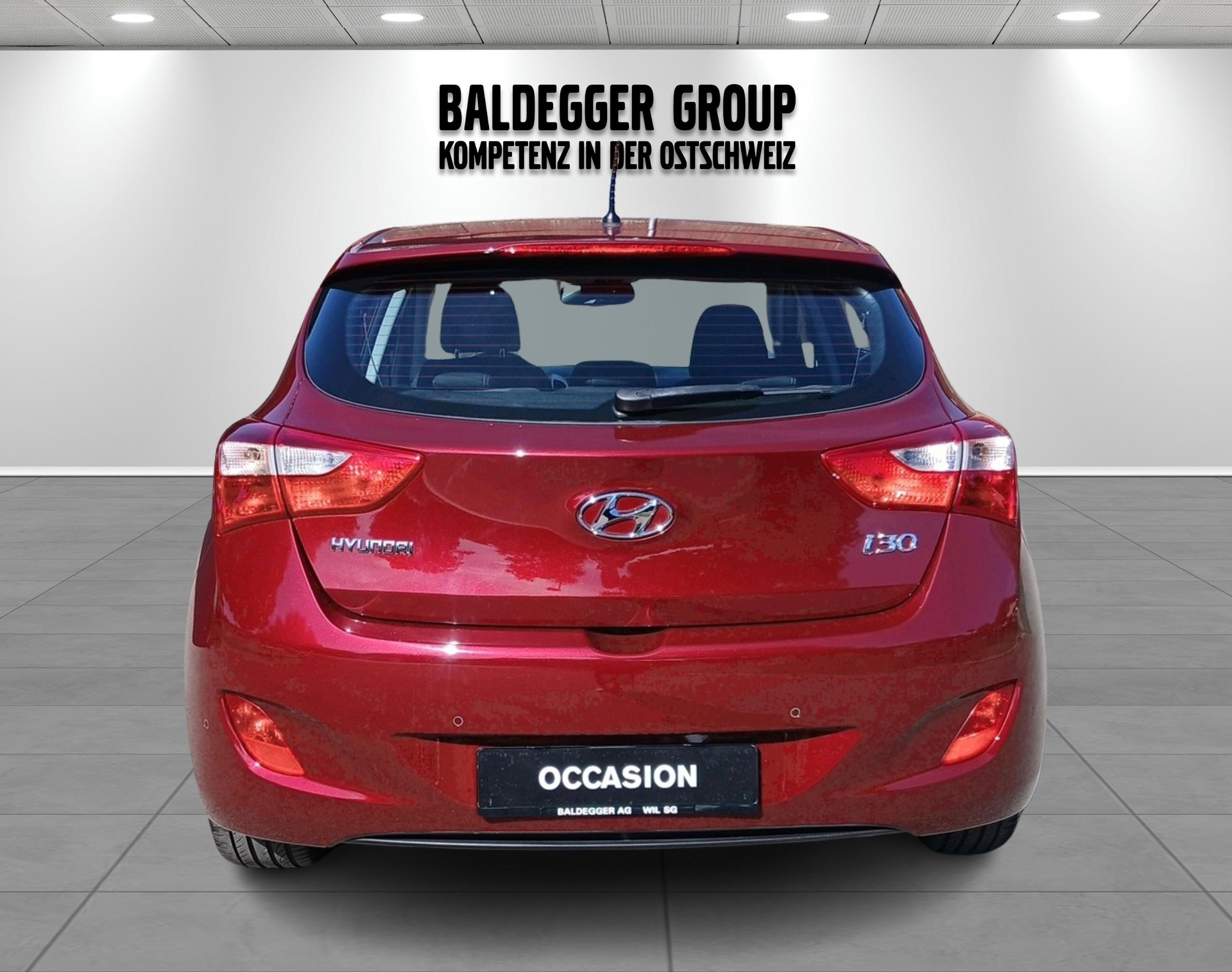 HYUNDAI i30 1.6 GDi Amplia-image-9